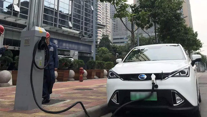 智慧桿充電樁.jpg