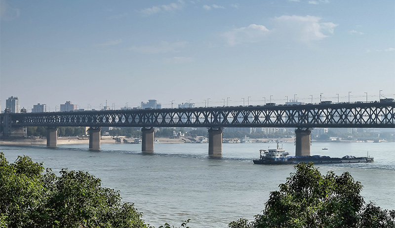 橋梁.jpg